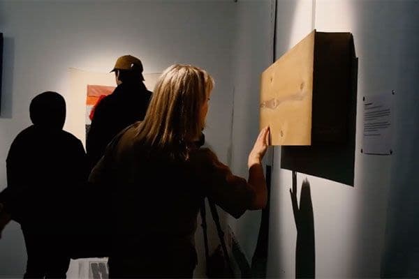 Умная фанера. Выставка «Хаптика. Осязаемый мир» Умная фанера. Выставка «Хаптика. Осязаемый мир»